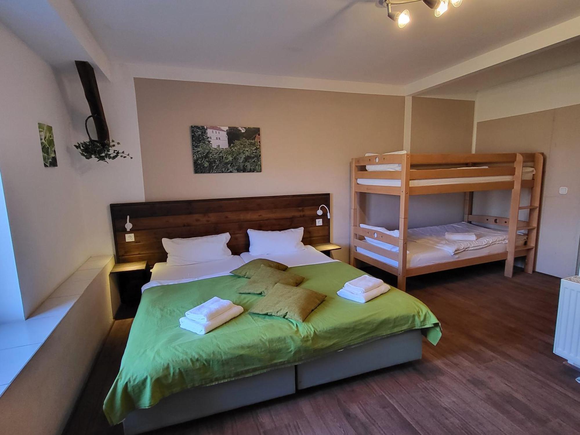 Gutshof Kehnert - Pension & Ferienwohnungen Buitenkant foto